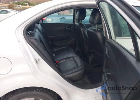 2017 Chevrolet Sonic Premier Auto z USA, uszkodzony, nr VIN 1G1JF5SB3H4119382